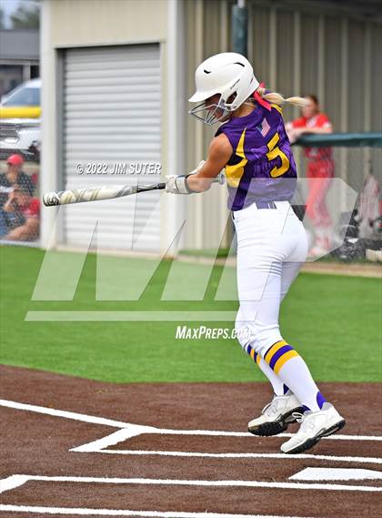 Thumbnail 3 in Bremond vs Weimar (UIL 2A Regional Semifinal Playoff) photogallery.