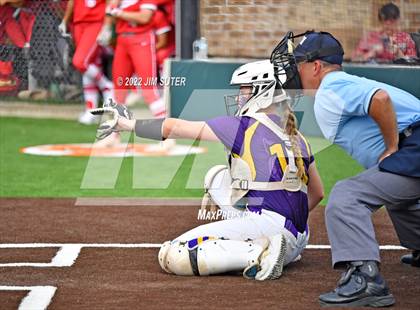 Thumbnail 3 in Bremond vs Weimar (UIL 2A Regional Semifinal Playoff) photogallery.