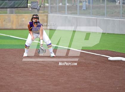 Thumbnail 1 in Bremond vs Weimar (UIL 2A Regional Semifinal Playoff) photogallery.
