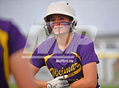 Thumbnail 3 in Bremond vs Weimar (UIL 2A Regional Semifinal Playoff) photogallery.