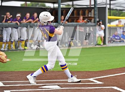 Thumbnail 1 in Bremond vs Weimar (UIL 2A Regional Semifinal Playoff) photogallery.
