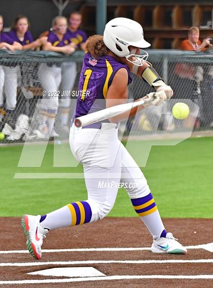 Thumbnail 1 in Bremond vs Weimar (UIL 2A Regional Semifinal Playoff) photogallery.