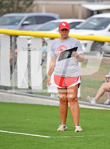Thumbnail 2 in Bremond vs Weimar (UIL 2A Regional Semifinal Playoff) photogallery.