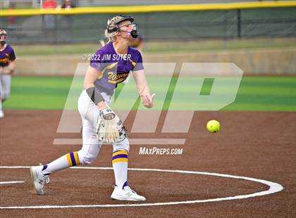 Thumbnail 3 in Bremond vs Weimar (UIL 2A Regional Semifinal Playoff) photogallery.