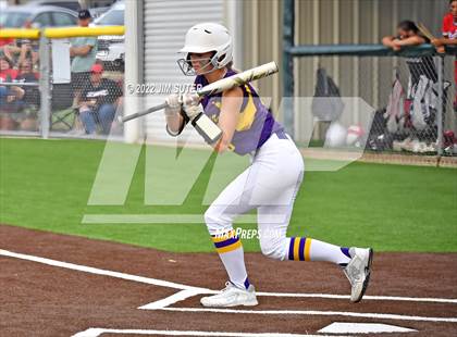 Thumbnail 3 in Bremond vs Weimar (UIL 2A Regional Semifinal Playoff) photogallery.