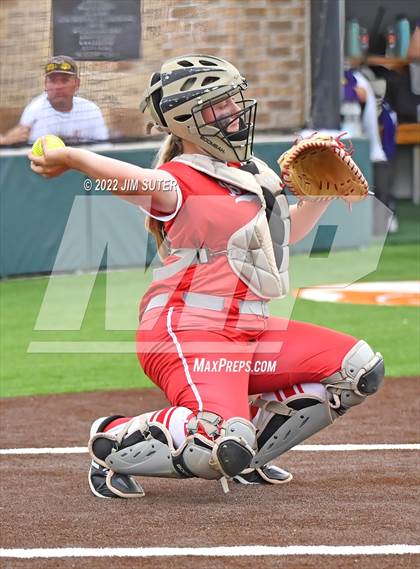 Thumbnail 3 in Bremond vs Weimar (UIL 2A Regional Semifinal Playoff) photogallery.