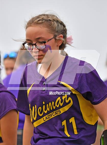 Thumbnail 1 in Bremond vs Weimar (UIL 2A Regional Semifinal Playoff) photogallery.
