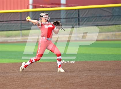 Thumbnail 2 in Bremond vs Weimar (UIL 2A Regional Semifinal Playoff) photogallery.