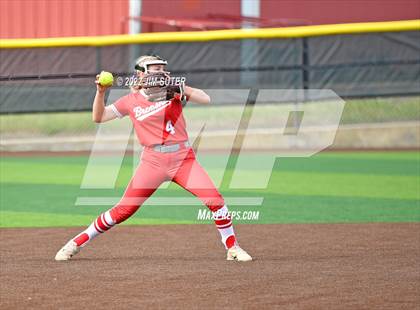 Thumbnail 1 in Bremond vs Weimar (UIL 2A Regional Semifinal Playoff) photogallery.