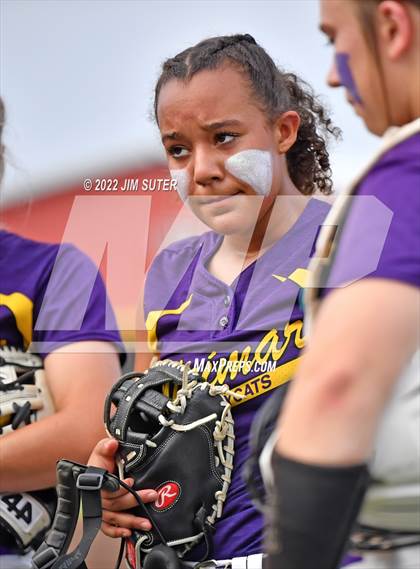Thumbnail 3 in Bremond vs Weimar (UIL 2A Regional Semifinal Playoff) photogallery.