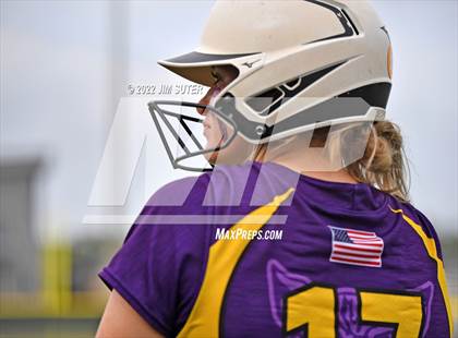Thumbnail 3 in Bremond vs Weimar (UIL 2A Regional Semifinal Playoff) photogallery.