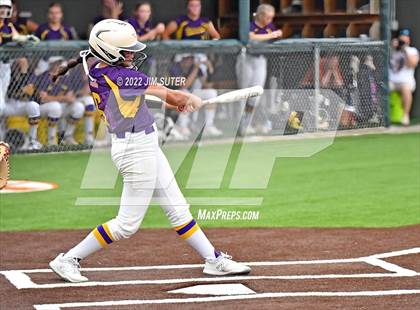 Thumbnail 2 in Bremond vs Weimar (UIL 2A Regional Semifinal Playoff) photogallery.