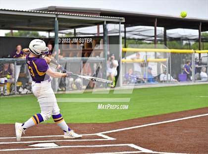 Thumbnail 1 in Bremond vs Weimar (UIL 2A Regional Semifinal Playoff) photogallery.