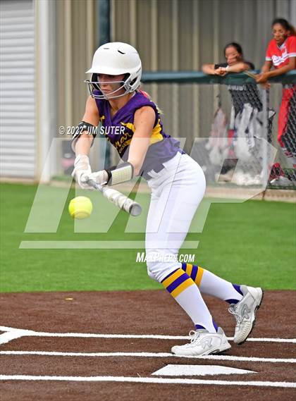 Thumbnail 2 in Bremond vs Weimar (UIL 2A Regional Semifinal Playoff) photogallery.
