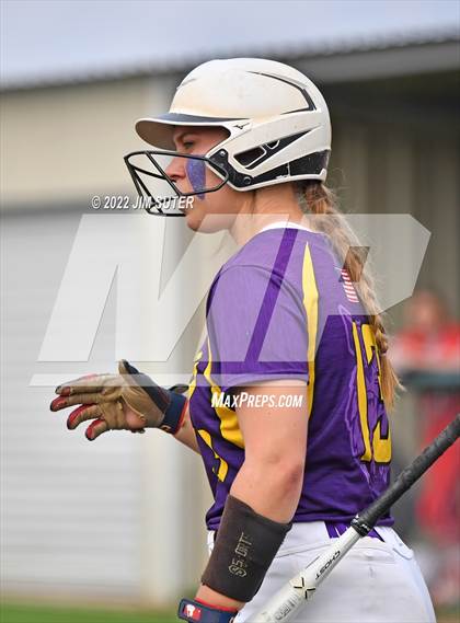 Thumbnail 2 in Bremond vs Weimar (UIL 2A Regional Semifinal Playoff) photogallery.