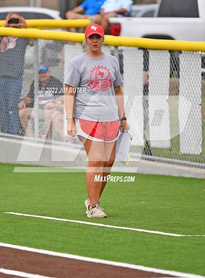 Thumbnail 2 in Bremond vs Weimar (UIL 2A Regional Semifinal Playoff) photogallery.
