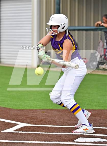 Thumbnail 2 in Bremond vs Weimar (UIL 2A Regional Semifinal Playoff) photogallery.