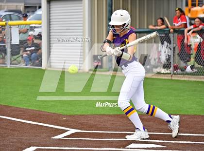 Thumbnail 2 in Bremond vs Weimar (UIL 2A Regional Semifinal Playoff) photogallery.