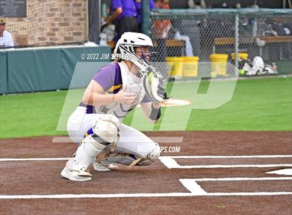 Thumbnail 3 in Bremond vs Weimar (UIL 2A Regional Semifinal Playoff) photogallery.