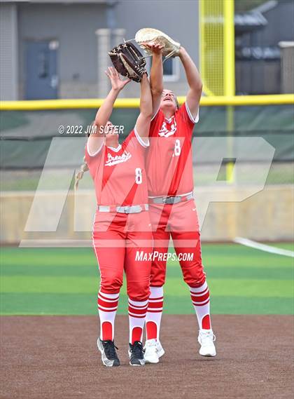 Thumbnail 2 in Bremond vs Weimar (UIL 2A Regional Semifinal Playoff) photogallery.