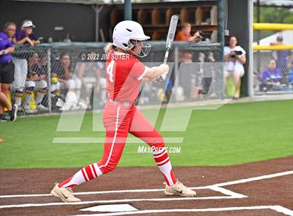 Thumbnail 3 in Bremond vs Weimar (UIL 2A Regional Semifinal Playoff) photogallery.