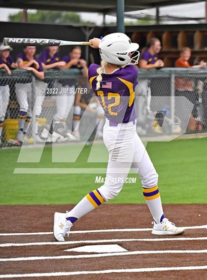 Thumbnail 2 in Bremond vs Weimar (UIL 2A Regional Semifinal Playoff) photogallery.