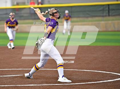 Thumbnail 2 in Bremond vs Weimar (UIL 2A Regional Semifinal Playoff) photogallery.