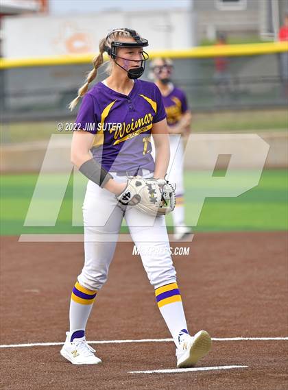 Thumbnail 1 in Bremond vs Weimar (UIL 2A Regional Semifinal Playoff) photogallery.
