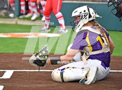 Thumbnail 1 in Bremond vs Weimar (UIL 2A Regional Semifinal Playoff) photogallery.