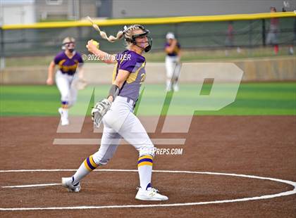 Thumbnail 2 in Bremond vs Weimar (UIL 2A Regional Semifinal Playoff) photogallery.