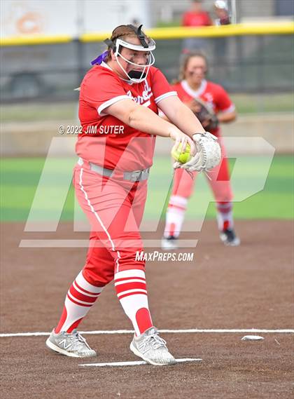 Thumbnail 3 in Bremond vs Weimar (UIL 2A Regional Semifinal Playoff) photogallery.