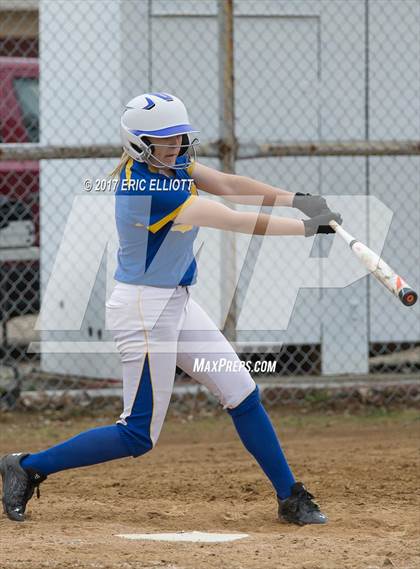 Thumbnail 2 in Johnsonburg vs Cranberry Area (PIAA D9 AA Semifinal) photogallery.