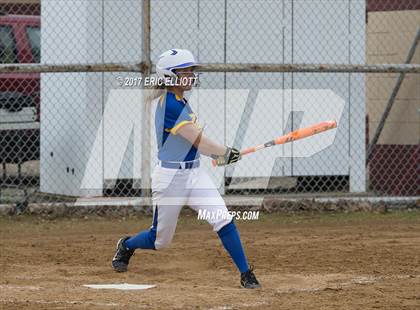 Thumbnail 3 in Johnsonburg vs Cranberry Area (PIAA D9 AA Semifinal) photogallery.