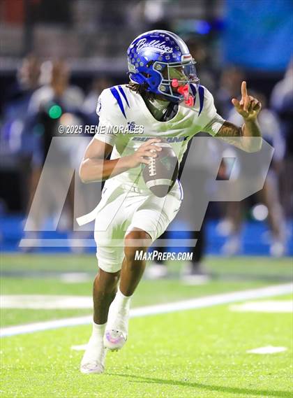 Thumbnail 1 in Burbank vs Crescenta Valley photogallery.