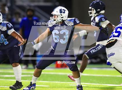 Thumbnail 2 in Burbank vs Crescenta Valley photogallery.