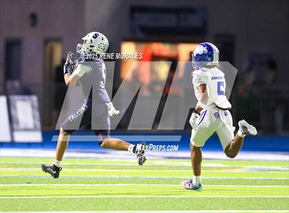 Thumbnail 2 in Burbank vs Crescenta Valley photogallery.