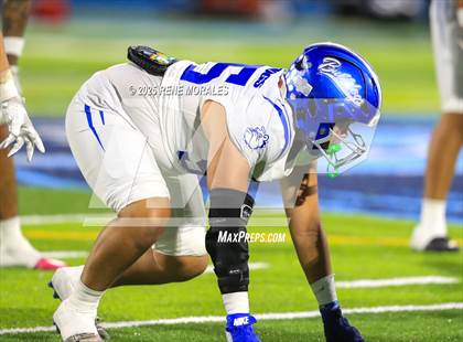 Thumbnail 2 in Burbank vs Crescenta Valley photogallery.