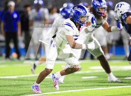 Thumbnail 3 in Burbank vs Crescenta Valley photogallery.