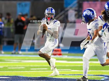 Thumbnail 3 in Burbank vs Crescenta Valley photogallery.