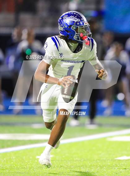 Thumbnail 2 in Burbank vs Crescenta Valley photogallery.