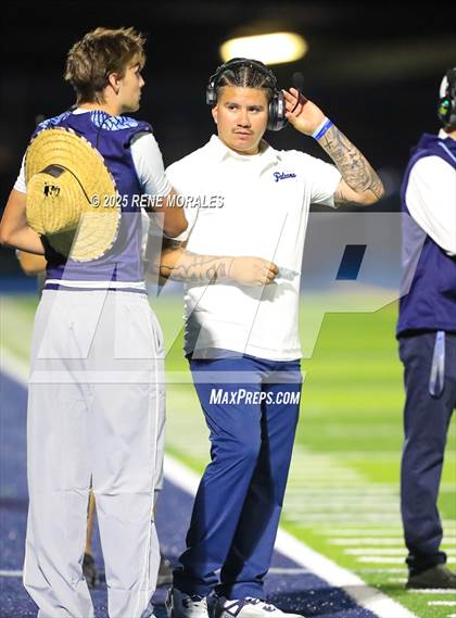 Thumbnail 1 in Burbank vs Crescenta Valley photogallery.