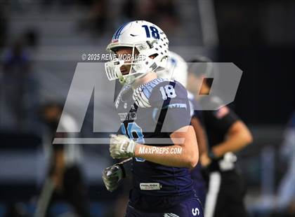 Thumbnail 2 in Burbank vs Crescenta Valley photogallery.