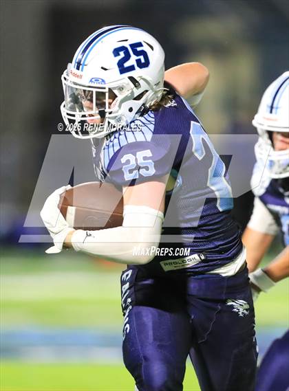 Thumbnail 3 in Burbank vs Crescenta Valley photogallery.
