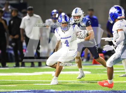 Thumbnail 2 in Burbank vs Crescenta Valley photogallery.