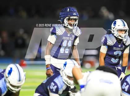 Thumbnail 3 in Burbank vs Crescenta Valley photogallery.