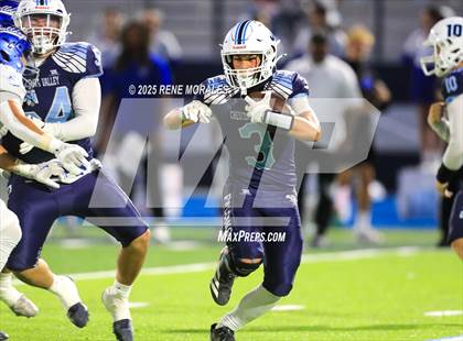 Thumbnail 3 in Burbank vs Crescenta Valley photogallery.