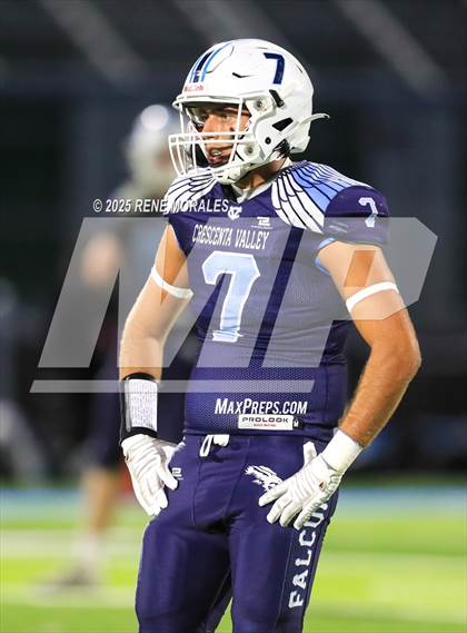 Thumbnail 2 in Burbank vs Crescenta Valley photogallery.