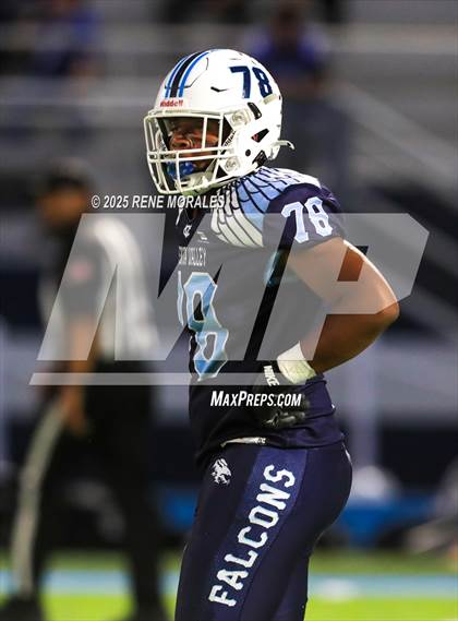 Thumbnail 3 in Burbank vs Crescenta Valley photogallery.