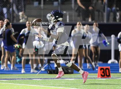 Thumbnail 3 in Burbank vs Crescenta Valley photogallery.