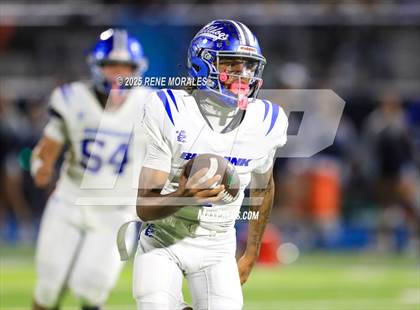 Thumbnail 3 in Burbank vs Crescenta Valley photogallery.